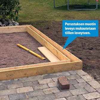 Kasvihuone vanhoista ikkunoista Kasvihuone vanhoista ikkunoista